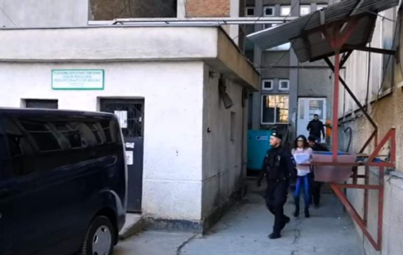 Medici de la Spitalul Judeţean Neamţ, reţinuţi pentru luare de mită. Toți sunt de la Secţia de Ortopedie, care acum este blocată