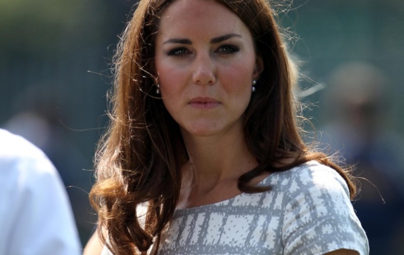 Kate Middleton s-a îngrăşat! S-a săturat să fie criticată, sau o fi gravidă? FOTO