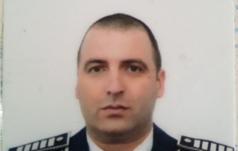 Un polițist din Iași a găsit un portofel cu 4.000 de euro. Un bărbat a încercat să-l păcălească pentru a pune mâna pe bani