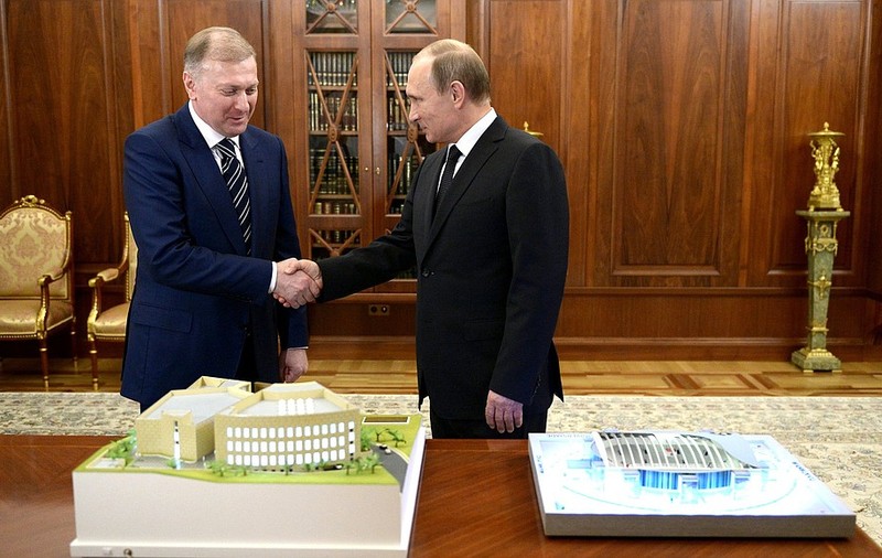 Un oligarh cecen apropiat de Vladimir Putin a dat la schimb stațiunea sa de lux din Italia în schimbul unei mine de aur din Kîrgîzstan