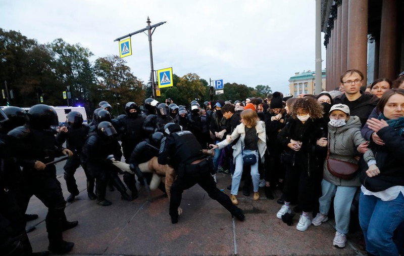 Nou îndemn pentru proteste în Rusia: „Mai bine să primești o amendă sau câteva zile de arest decât să obții o înmormântare”