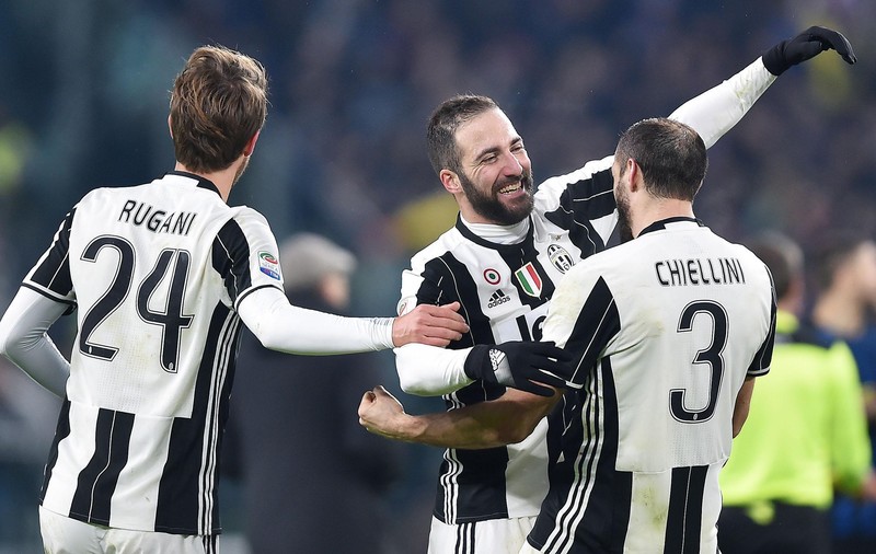 Italia, restanţe. Juventus, de neoprit. AC Milan, succes în "9"! Rezultate şi clasament / VIDEO