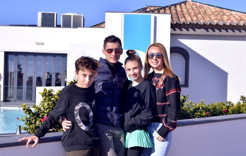 Fostul fotbalist Sergiu Radu, despre cum decurge viața în pandemie pe Costa del Sol, în Spania: "Obligatoriu, mască și-n mașină, și la plajă! Amenzile sunt mari"