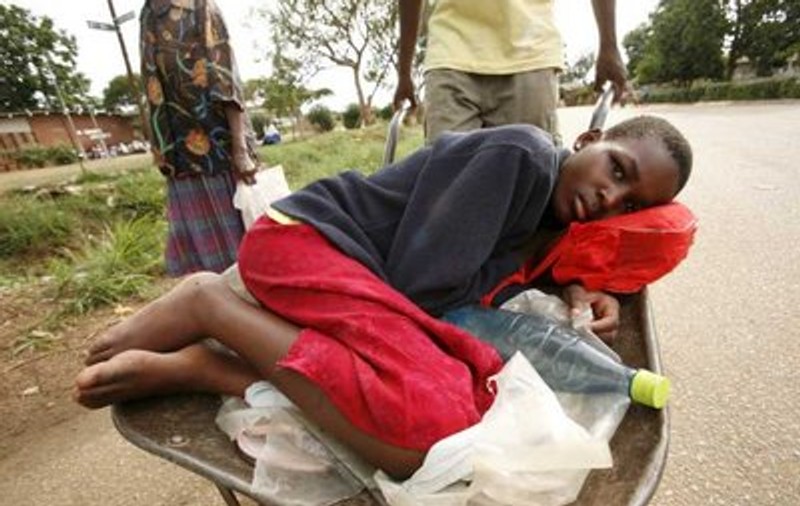 Peste 18.000 de cazuri suspecte de holeră în Zimbabwe