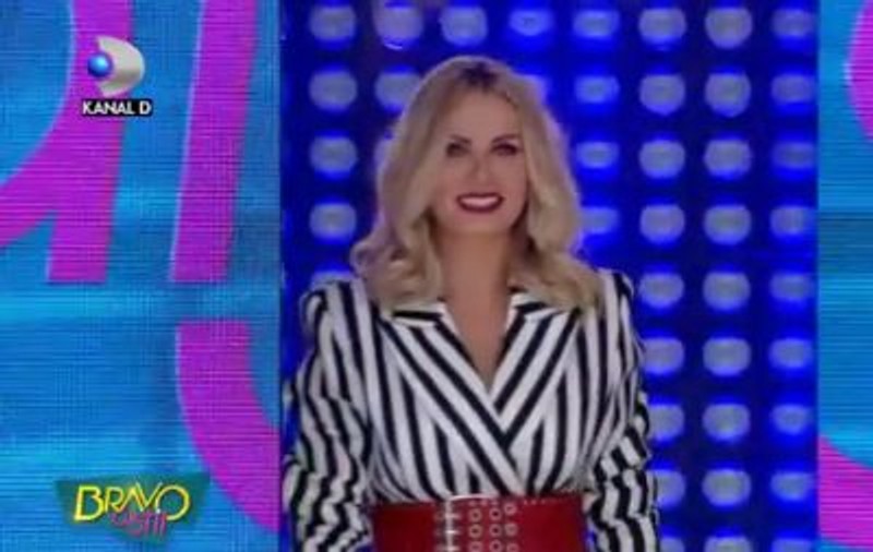 Reacțiile fanilor după ce au văzut-o pe Andreea Bănică la "Bravo, ai stil". Blonda a înlocuit-o pe Ilinca Vandici
