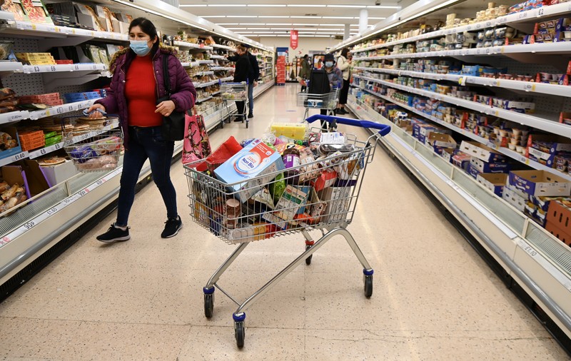 Supermarketurile din Marea Britanie cer taxă de 1% pe vânzările magazinelor online, pentru „echitate”