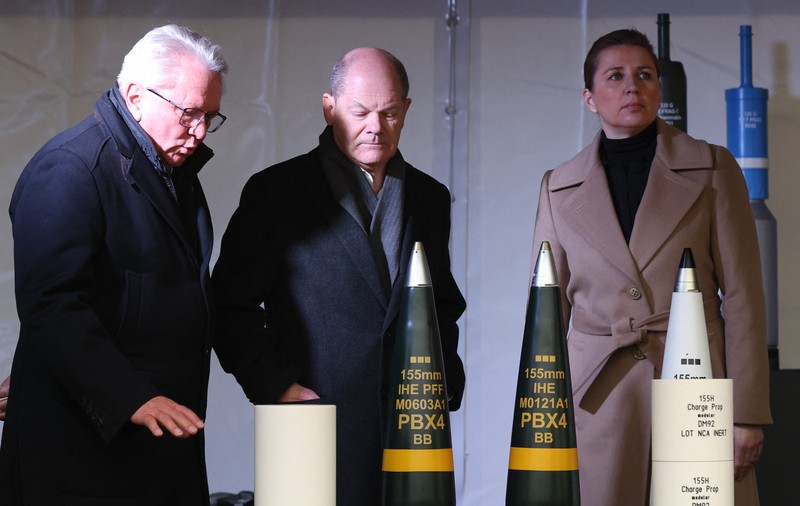 Scholz vrea producţie de masă de armament în Europa şi promite că Germania va atinge ţinta NATO de 2% din PIB