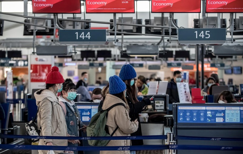 Franța pregătește evacuarea aeriană a cetățenilor săi din China. Este vorba despre sute de persoane