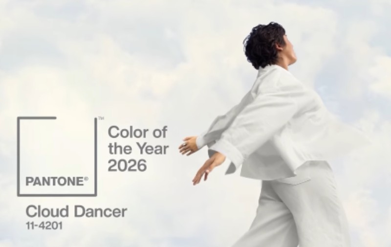 Pantone a ales Culoarea Anului 2026: Cloud Dancer, un „alb eteric” al noilor începuturi | VIDEO