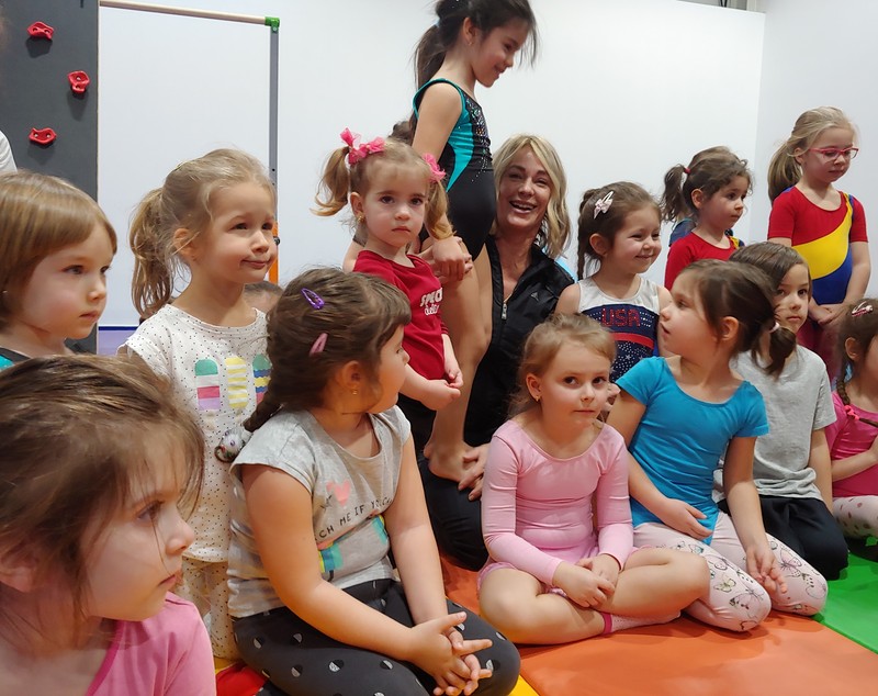 Imagini emoționante cu Nadia Comăneci la sala e gimnastică din Otopeni. Cât costă să-ți duci copilul la GymNadia