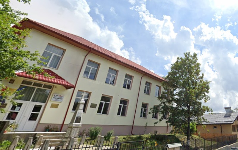 Profesorul unei școli din Prahova a fost bătut de tatăl unui elev. Agresorul a fost reținut