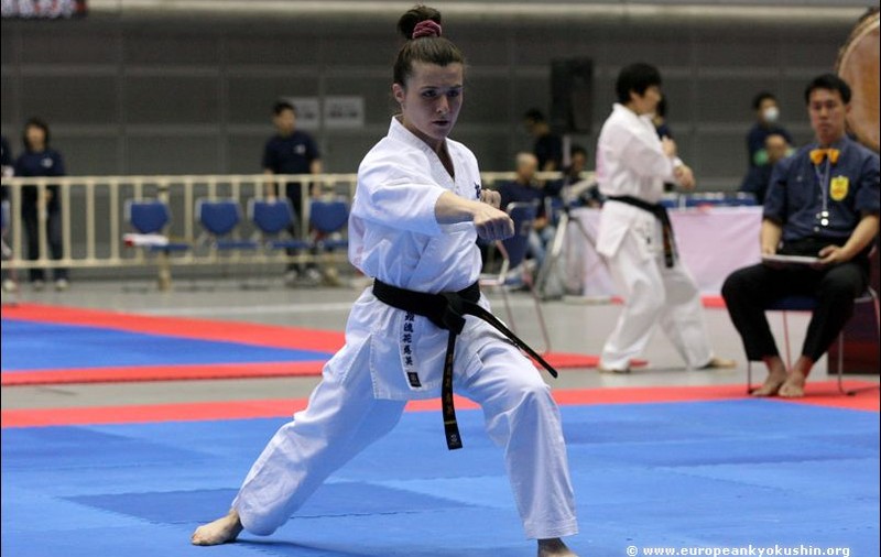 Karate Kyokushin: Raluca Jianu ţinteşte al treilea titlu mondial la kata