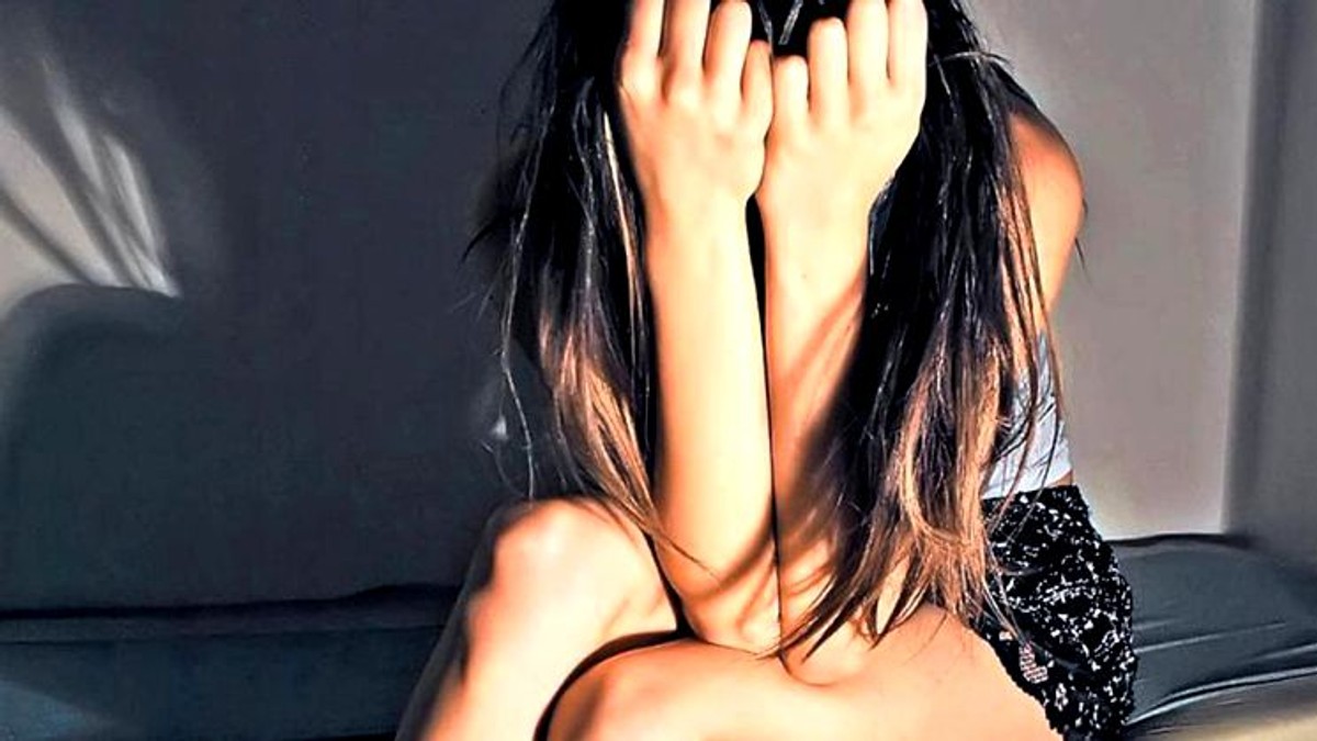 Un bărbat din Slatina a agresat sexual o fată de 12 ani în scara blocului. Slătineanul a fost arestat