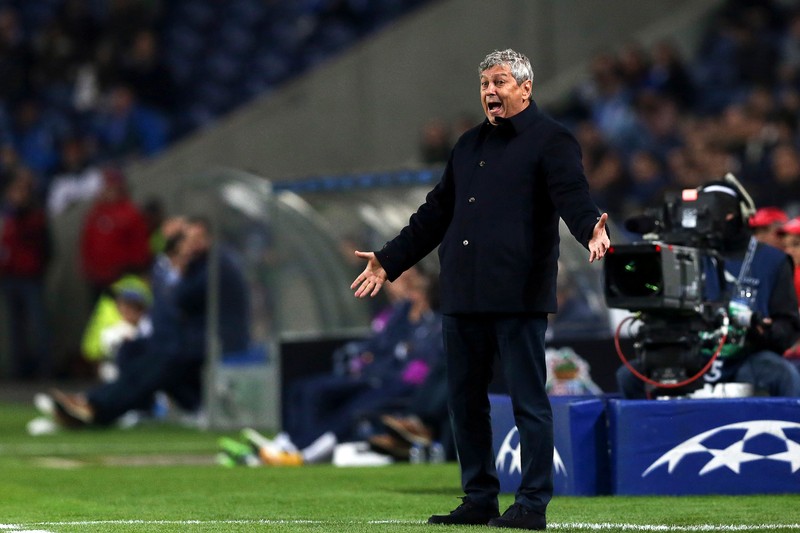 epa04523816 Shakhtar Donetsk's head coach Mircea Lucescu reacts during the UEFA Champions League group H soccer match between FC Porto and Shakhtar Donetsk at Dragao stadium in Porto, Portugal, 10 December 2014. EPA/JOSE COELHO