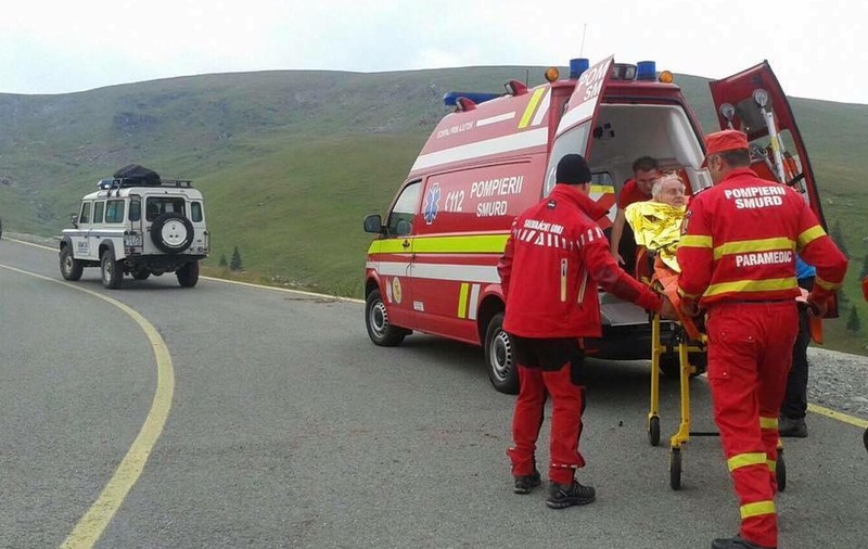 O tânără din Lituania, aflată pe bicicletă, a fost lovită de o mașină pe Transfăgărășan. Turista a fost lăsată inconștientă, iar șoferul a fugit
