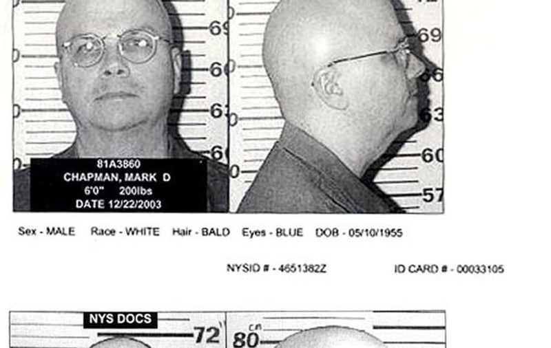Azi se împlinesc 34 de ani de la moartea lui John Lennon! Ce mai face Mark David Chapman, criminalul artistului?