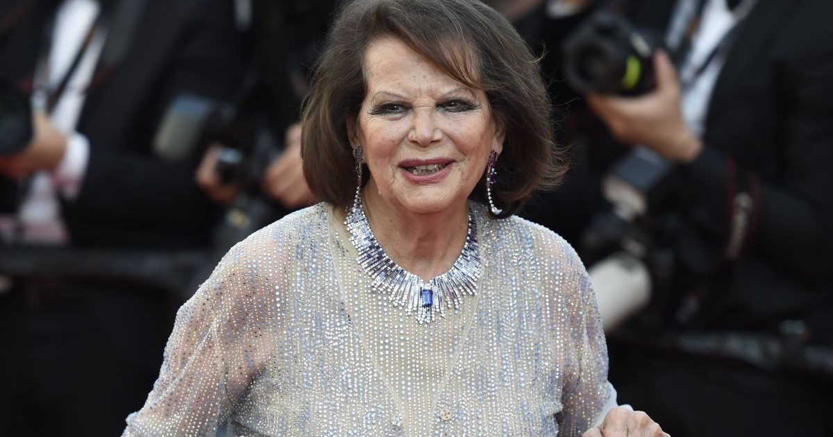 Claudia CArdinale sosește la festivalul de film de la Cannes, mai 2017