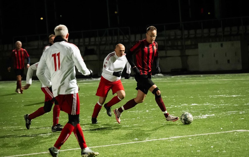 Ministrul maghiar de externe a debutat cu gol la echipa de old-boys a lui Honved: „O onoare să joc cu idolii mei”