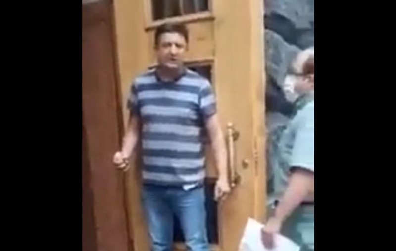 Bărbat din Ucraina, arestat, după ce a amenințat că va detona o grenadă în clădirea guvernului