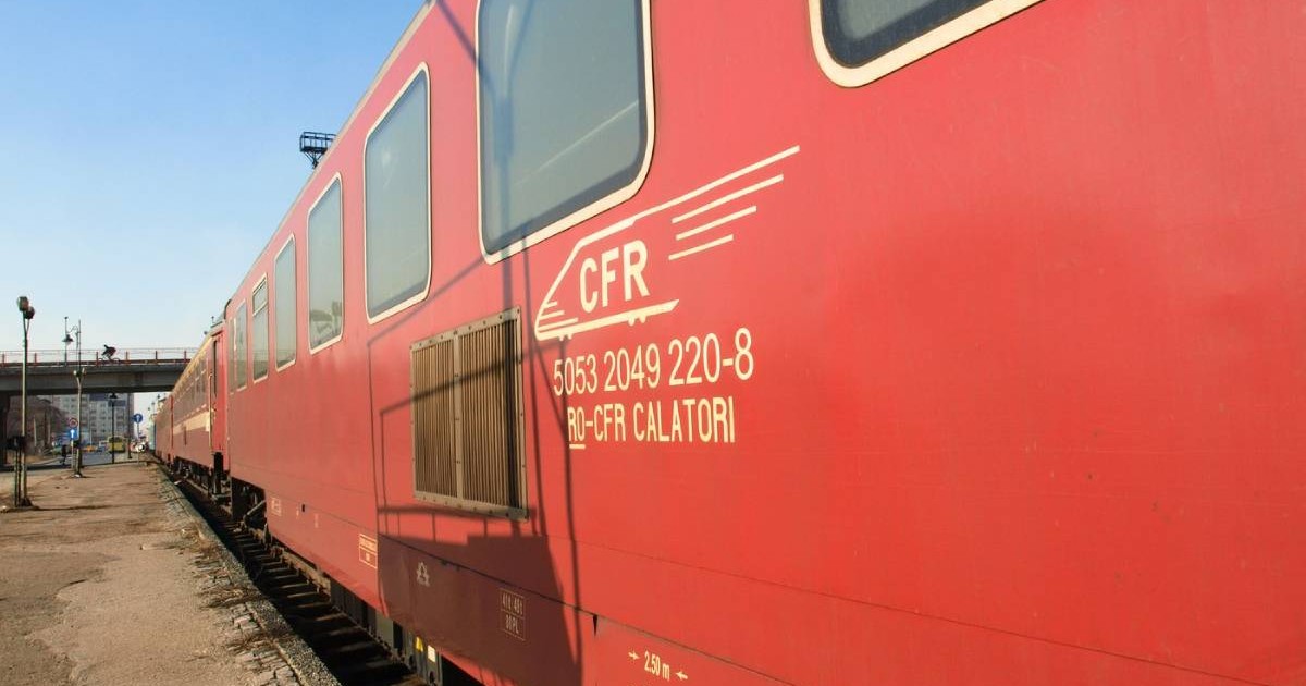 Vagon de tren CFR rosu