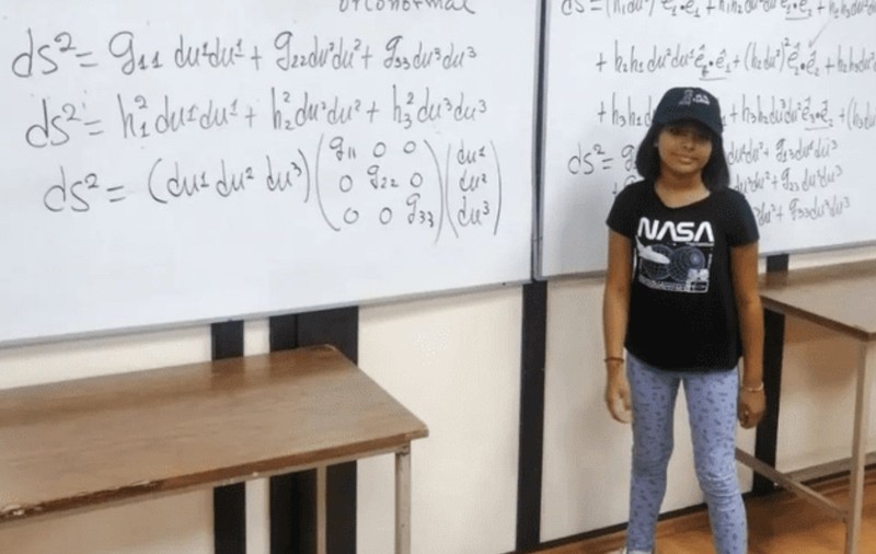 Are 11 ani, un IQ mai mare decât al lui Albert Einstein și suferă de autism. Fetița-geniu care e deja la master și își dorește să lucreze la NASA