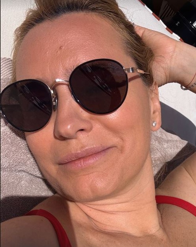 Imagini rare cu Andreea Esca în costum de baie. A petrecut câteva zile în Grecia alături de soțul ei