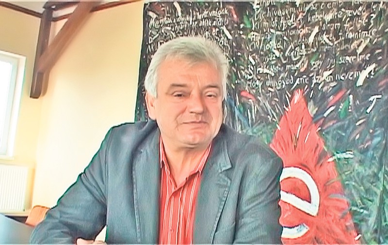 I-a pus să facă curăţenie, înainte să le împartă ajutoarele