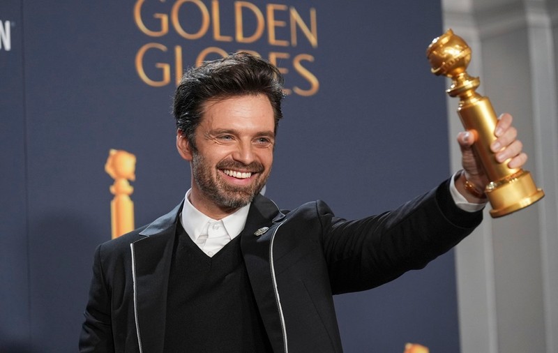Globurile de Aur 2025: Românul Sebastian Stan, premiat pentru „Cea mai bună interpretare”. Demi Moore câștigă primul Glob din carieră