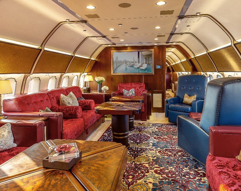 Klaus Iohannis, zbor către Japonia cu escală la Sibiu și Baku. Cum arată „uimitorul avion VIP” închiriat de președinte
