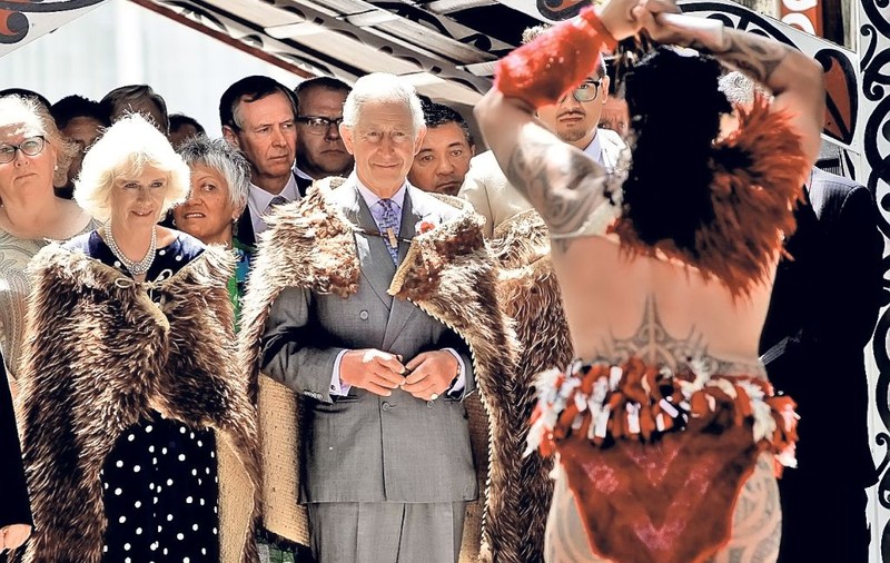 Prinţul Charles, faţă-n faţă cu luptătorii maori