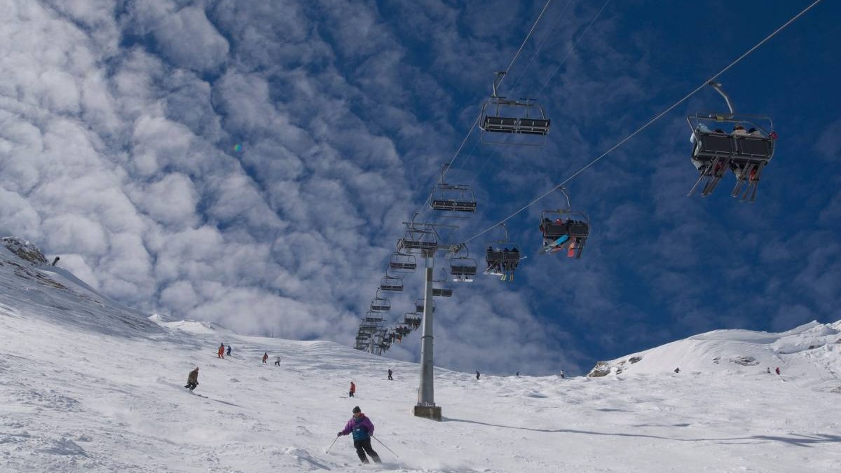 Pârtia Mur Suisse, „Peretele Elvețian”, care se află în zona stațiunii Les Crosets din Elveția și coboară spre Avoriaz, în Franța.