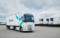 Camion alb - compania Girteka