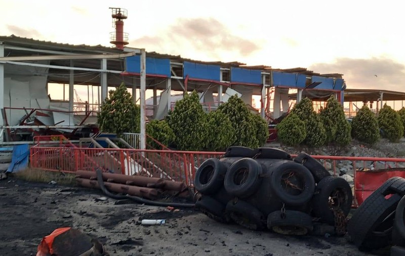 Cum arată hala ARSVOM din Portul Constanța, după explozia dronei maritime în Dana 78