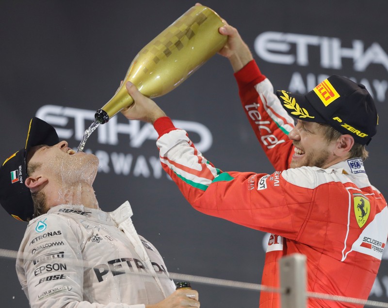 Hamilton câștigă în Emirate, dar Rosberg e, în premieră, campion mondial în Formula 1 | FOTO
