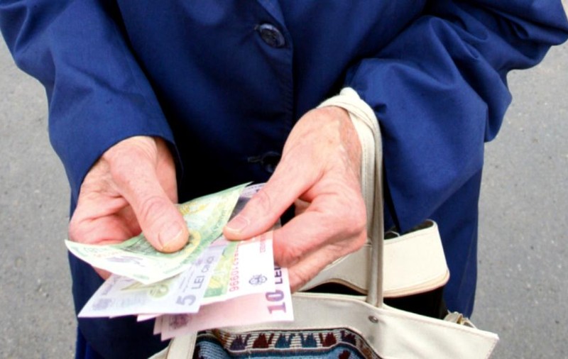 Vești proaste pentru pensionari! Vor primi pensiile cu întârziere luna aceasta! Explicația oficială a ministrului Muncii
