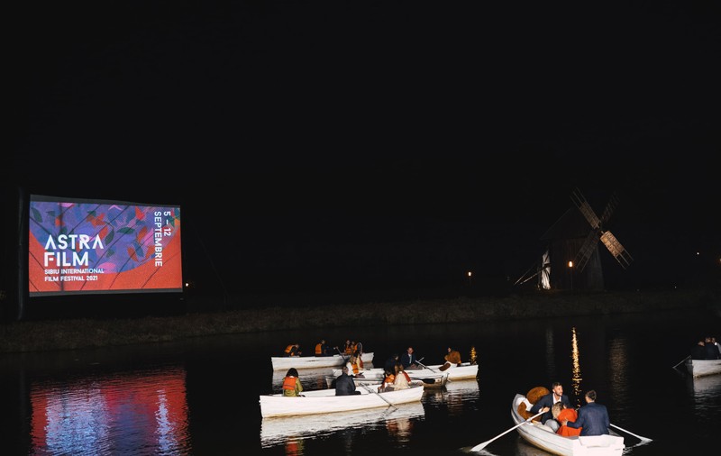 Canotorii români medaliați la JO de la Tokyo au vâslit pentru a vedea un documentar, la Astra Film Festival