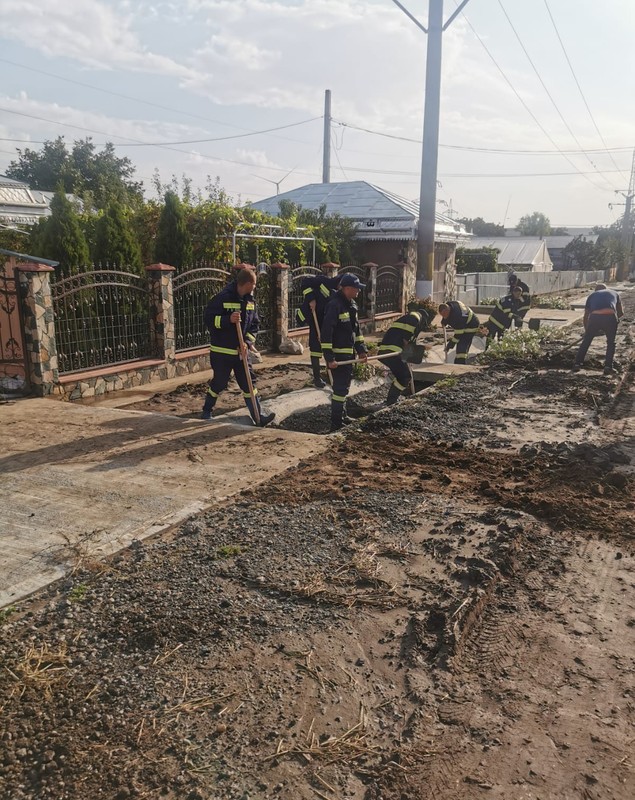 Urmările inundațiilor catastrofale. Aproape o mie de pompieri din țară, trimiși în sprijinul salvatorilor de la ISU Galați VIDEO