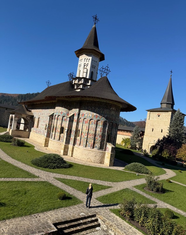 Redescoperă Bucovina: o călătorie printre mănăstiri, muzee și aventuri pline de adrenalină