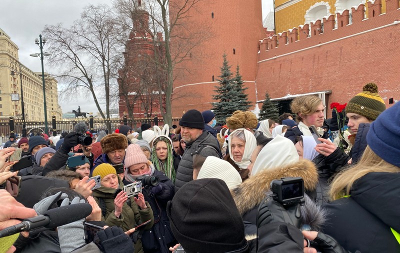 Cel puțin 20 de jurnaliști, arestați la Moscova, în timpul unei manifestații din Piața Roșie a soțiilor soldaților ruși trimiși pe front | VIDEO