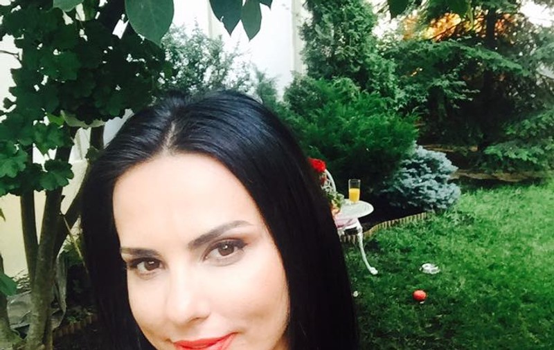 Lavinia Pîrva, în costum de baie la piscină. Fanii artistei nu se așteptau să arate așa. “Este păcat…”