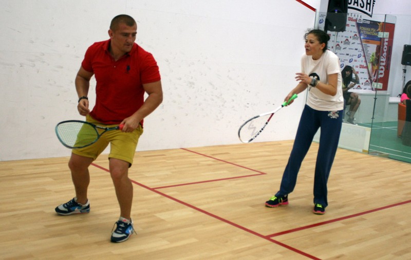 Francezul Demont Geoffrey, cel mai bun jucător de squash. Campionul K1 Moroșanu, bătut de creatorea Rita Mureșan