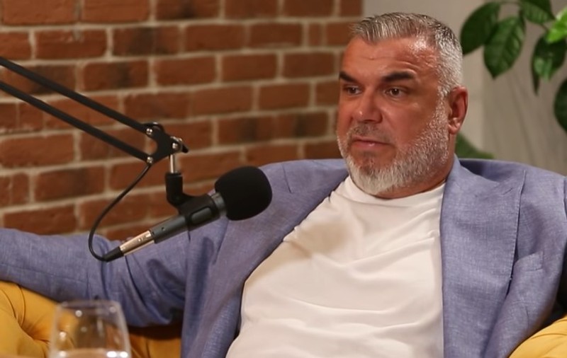 Cosmin Olăroiu: „Dacă nu aș fi avut familia, aș fi fost de cealaltă parte a gardului”