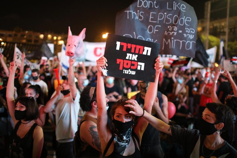 Demonstranții au purtat măști de protecție FOTO: EPA-EFE/ABIR SULTAN