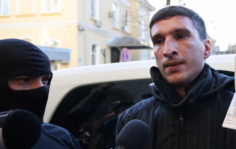 Bogdan Peșchir rămâne în arest. Avocat: „Să dai trandafiri pe TikTok la cântăreți, la influenceri nu este infracțiune”