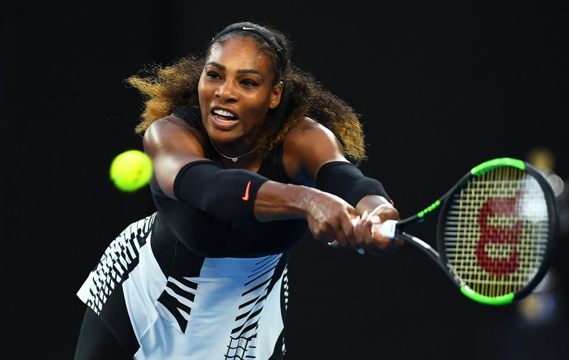 Serena Williams a câștigat Australian Open, după ce și-a bătut sora, Venus, în finală. A doborât recordul lui Steffi Graf