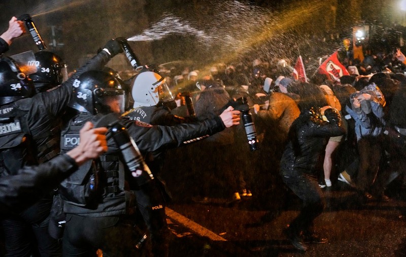 A treia zi de proteste împotriva arestării primarului din Istanbul. Turcia nu va ceda „terorii străzii”, ameninţă Erdogan