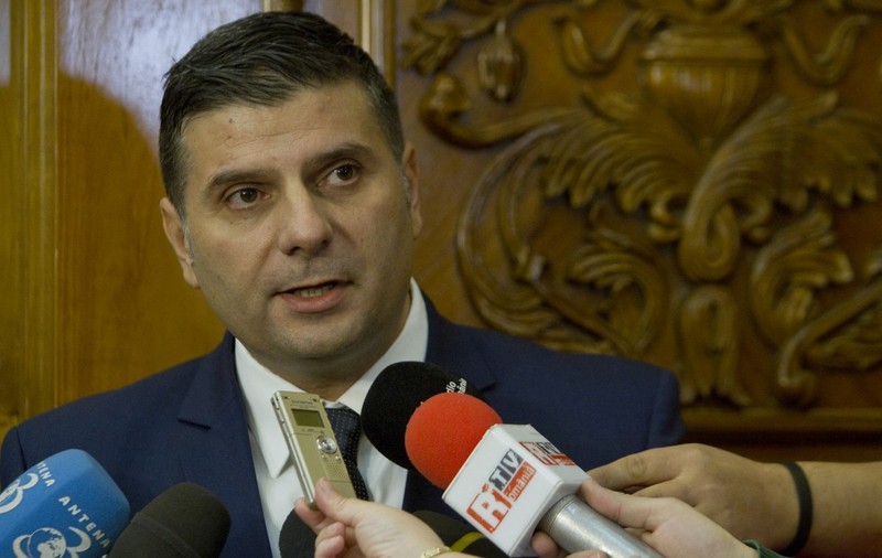 Alexandru Petrescu, votat de Parlament președinte al ASF. USR: „PSD și PNL și-au înfipt nulitățile în funcțiile de conducere”