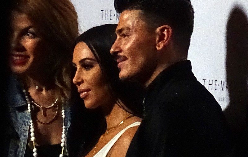 Kim Kardashian, prima apariție în public după jaful de la Paris. Plătită cu un milion de dolari să facă selfie-uri