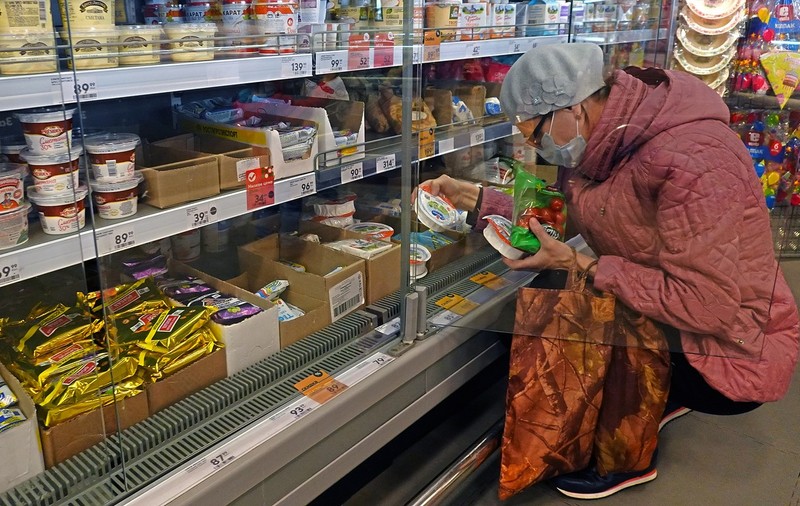 Sancțiunile occidentale încep să se vadă în Rusia. Cumpărătorii au opțiuni tot mai reduse pe rafturile magazinelor
