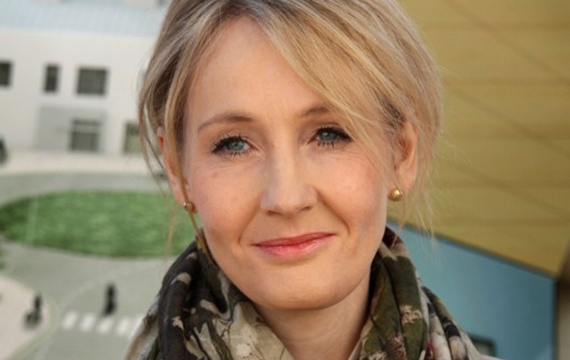 Un scaun pe care a stat J.K. Rowling când a scris "Harry Potter" a fost adjudecat pentru o SUMĂ FABULOASĂ